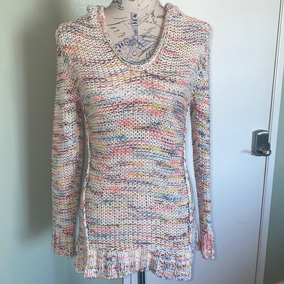 Tops - The absolute cutest Roxy hoodie. This is in amazing condition.